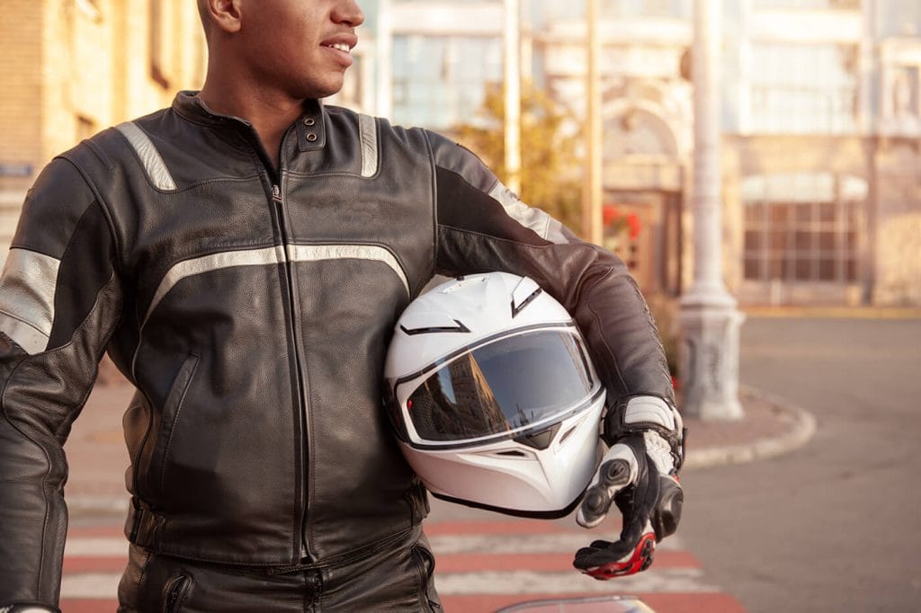 Lederpflege für Biker: So bleibt deine Motorradkleidung lange schön und sicher