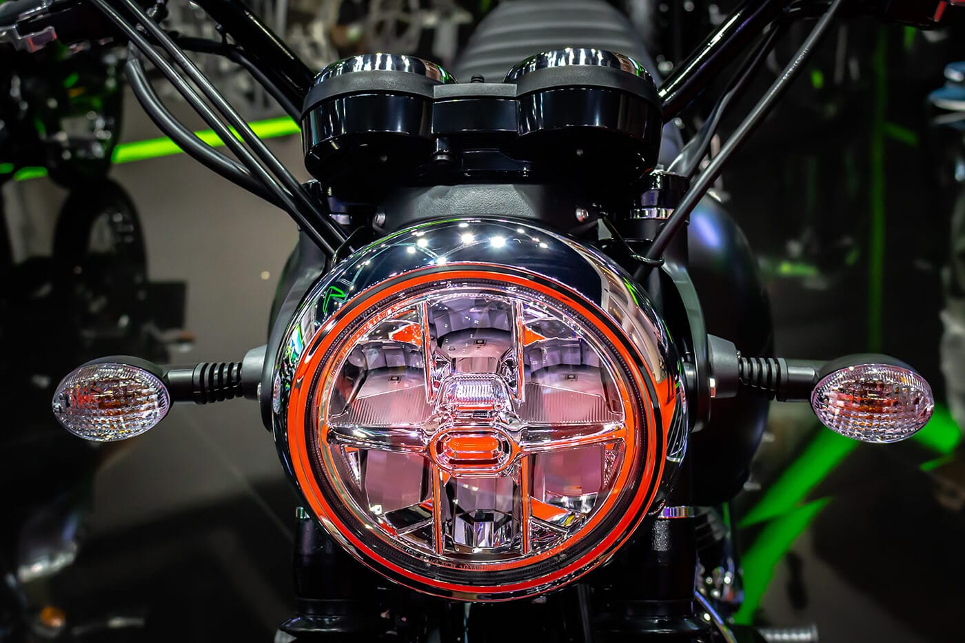 Wie verbessert man die Motorradbeleuchtung ohne Probleme mit dem TÜV? Der komplette Leitfaden