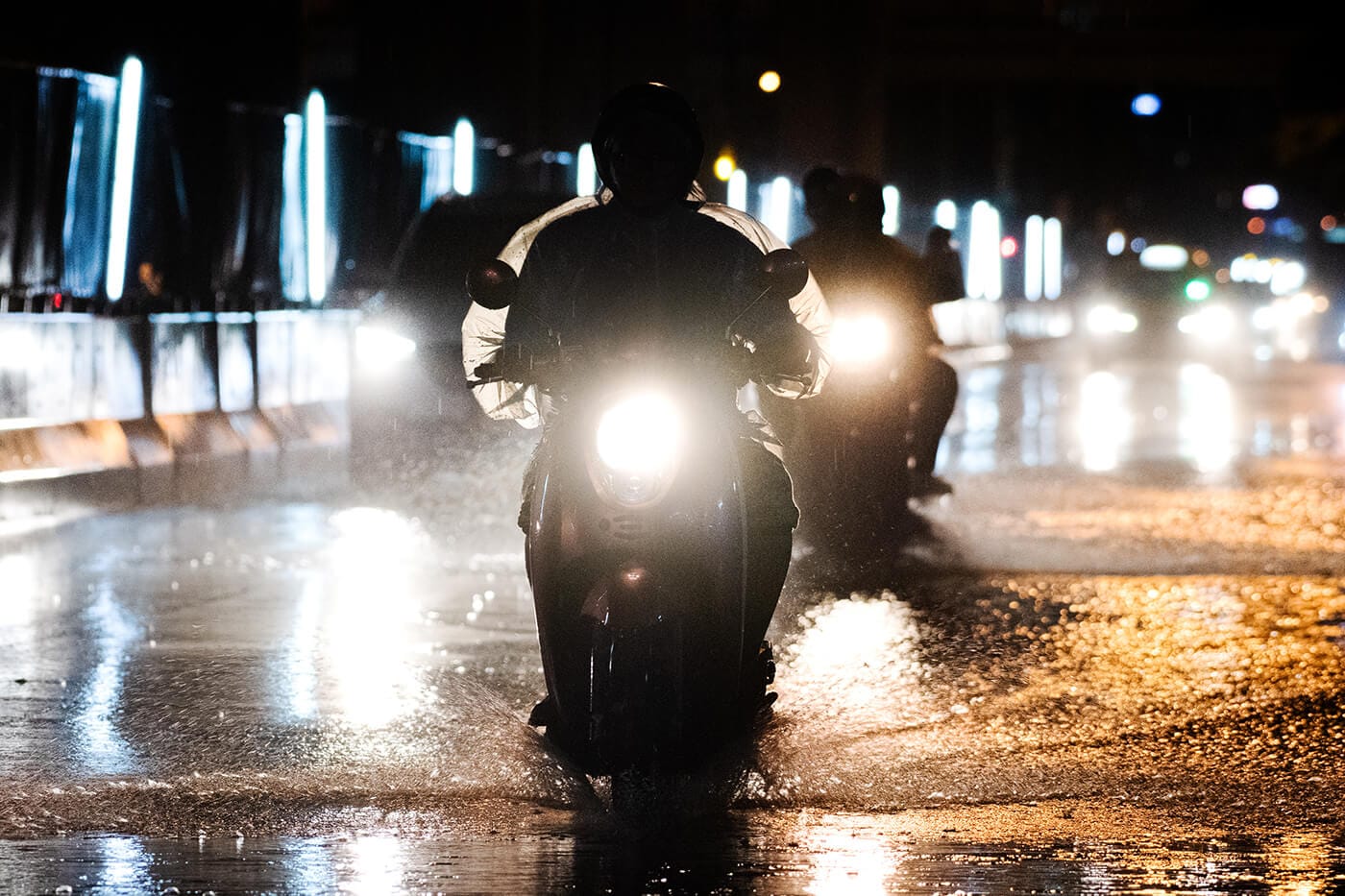 Motorrad und Wetterextreme – wie sich die Szene anpasst