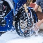 5 schlechte Gewohnheiten beim Motorradputzen – und wie man sie ablegt