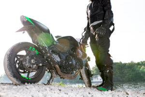 Schotter fahren mit dem Motorrad: So meisterst du losen Untergrund ohne Sturz