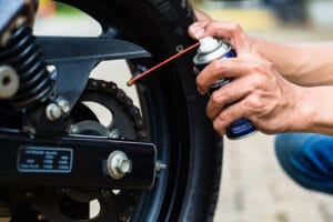 Kettenschmiermittel: Spray, Fett oder Wachs - was deine Kette wirklich braucht