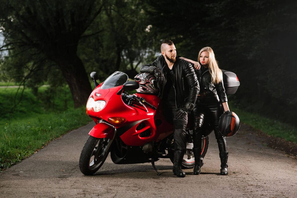 Sozius mitnehmen: 7 Tipps für die erste Fahrt zu zweit (Fahrwerk, Kommunikation & Psychologie)