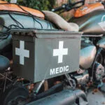 Verbandskasten-Pflicht: Was muss im Motorrad wirklich dabei sein?
