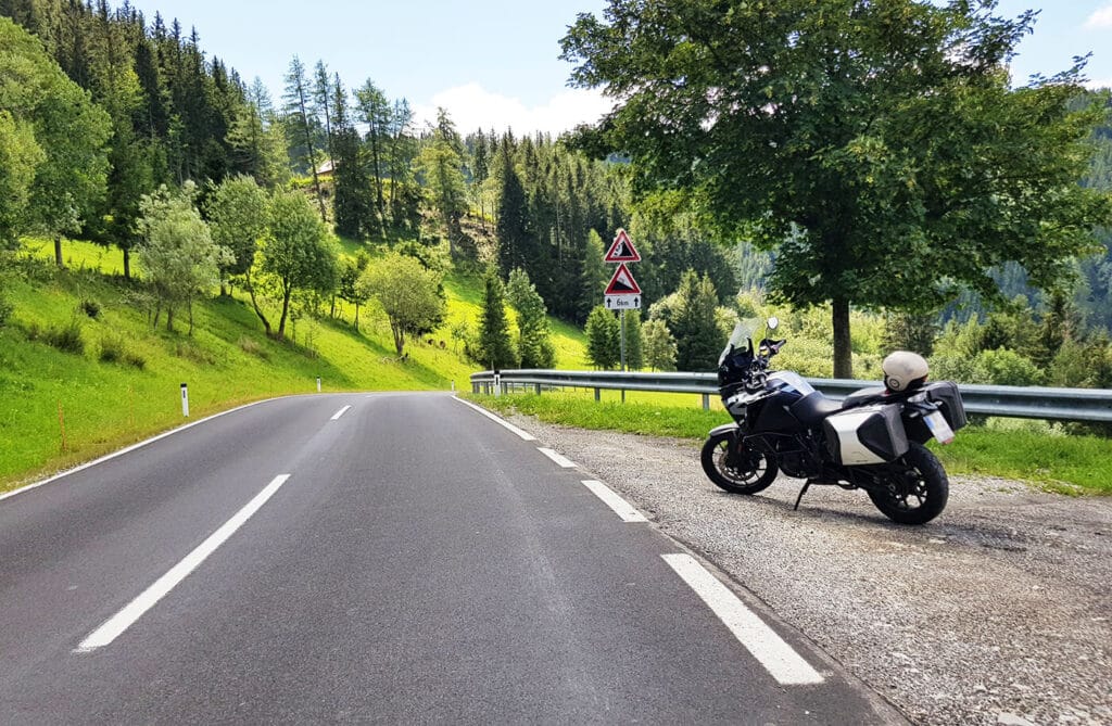 Die erste Motorrad-Saison: 10 Fehler, die jeder Anfänger macht (und wie du sie vermeidest)
