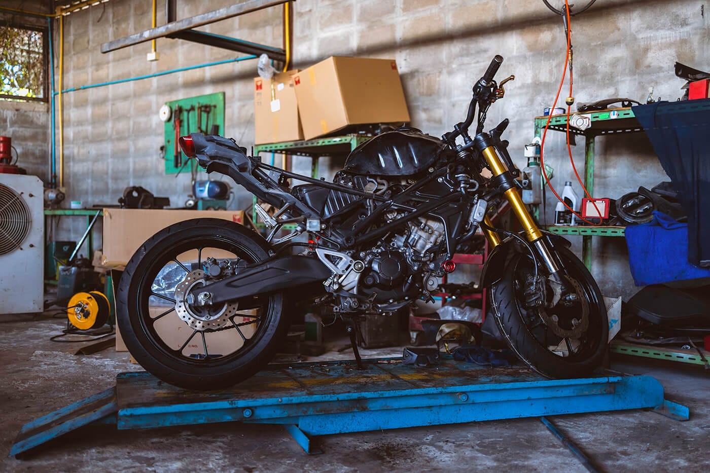 Schraubensicherung am Motorrad: Was wirklich hält - und was nur so aussieht