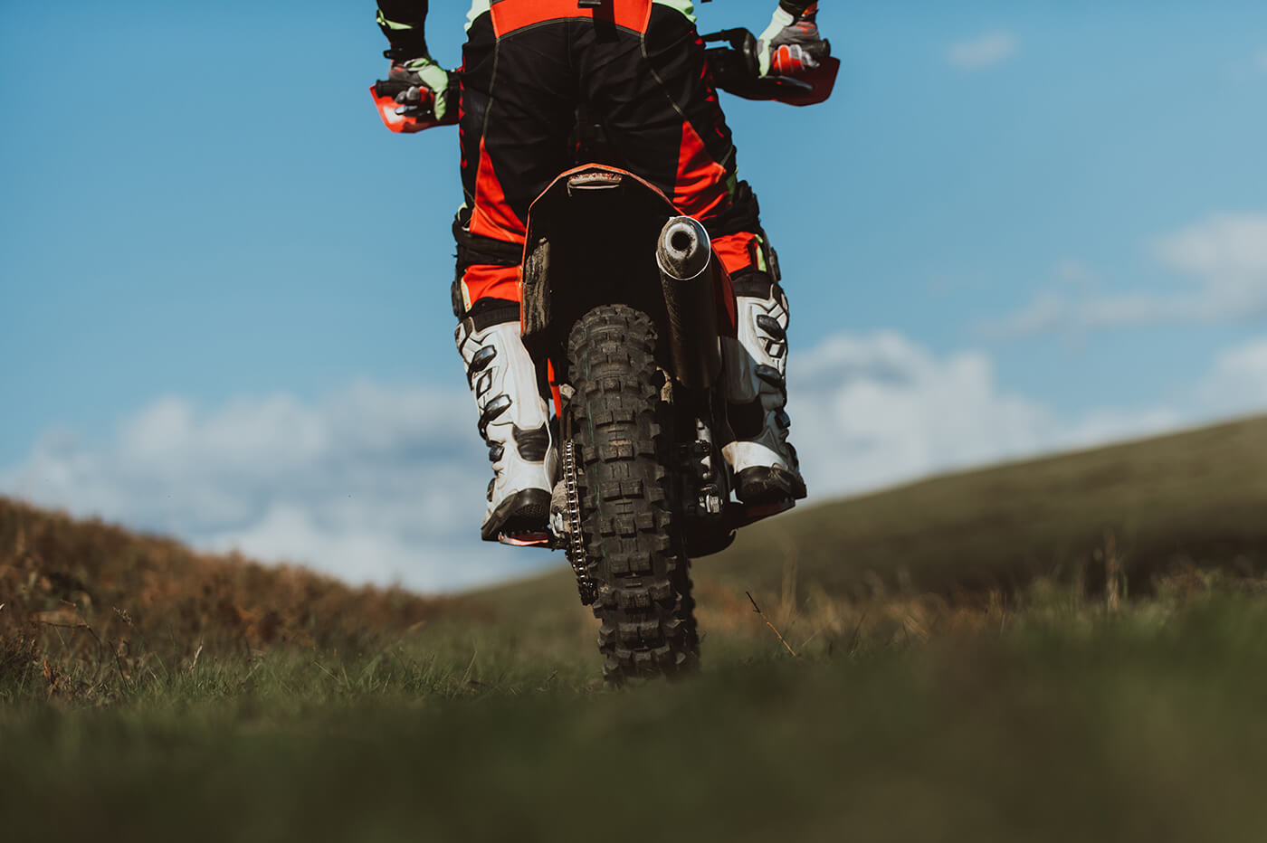 Enduro allein fahren: Was dich rettet, wenn im Wald alles schiefgeht