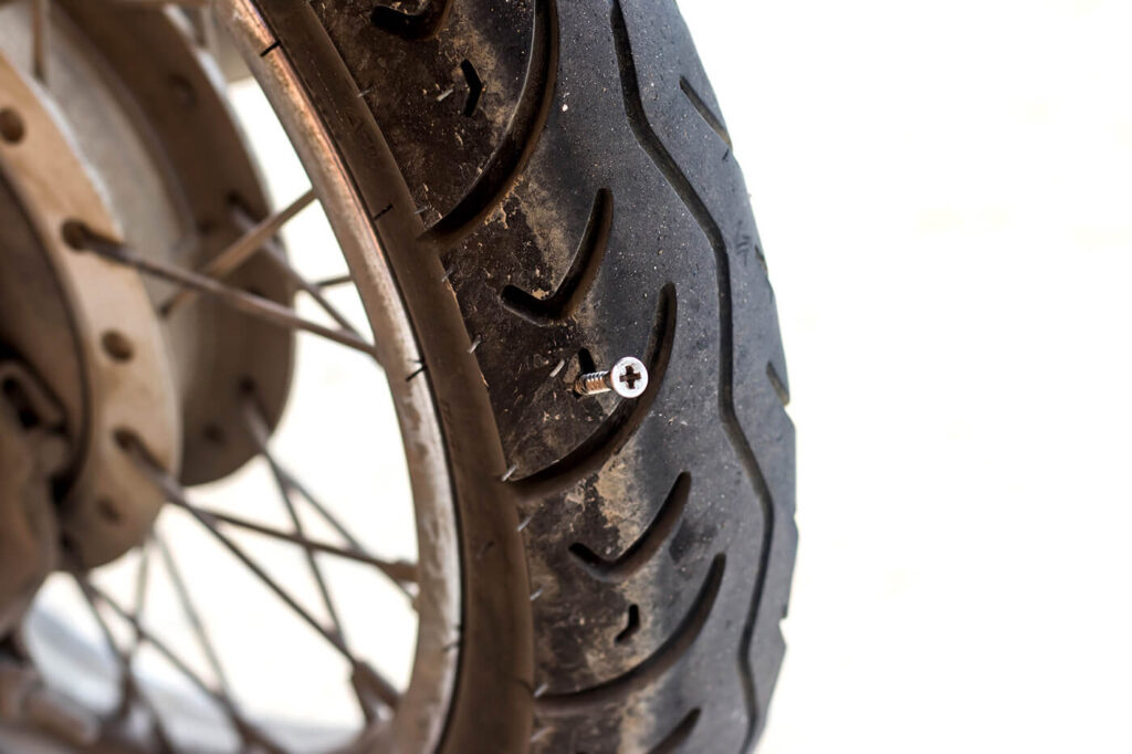 Geflickter Motorradreifen: Honda erlaubt 50 km/h, Kawasaki 100, Suzuki nie mehr als 130