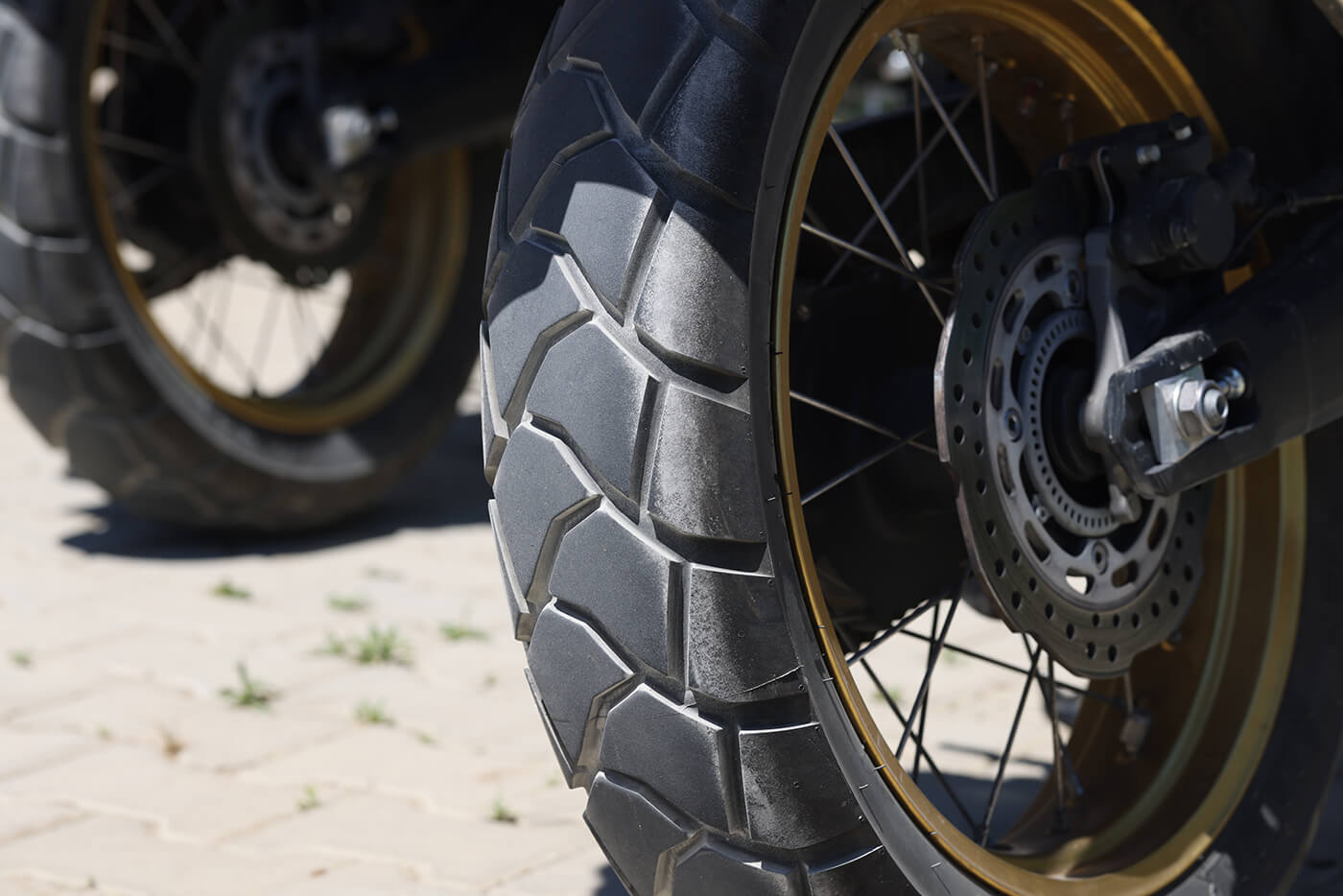 Dein Motorradreifen ist neu - und trotzdem alt