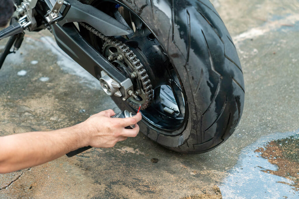 Ist das Kettenspray leer, nennt Honda Getriebeöl als Ersatz