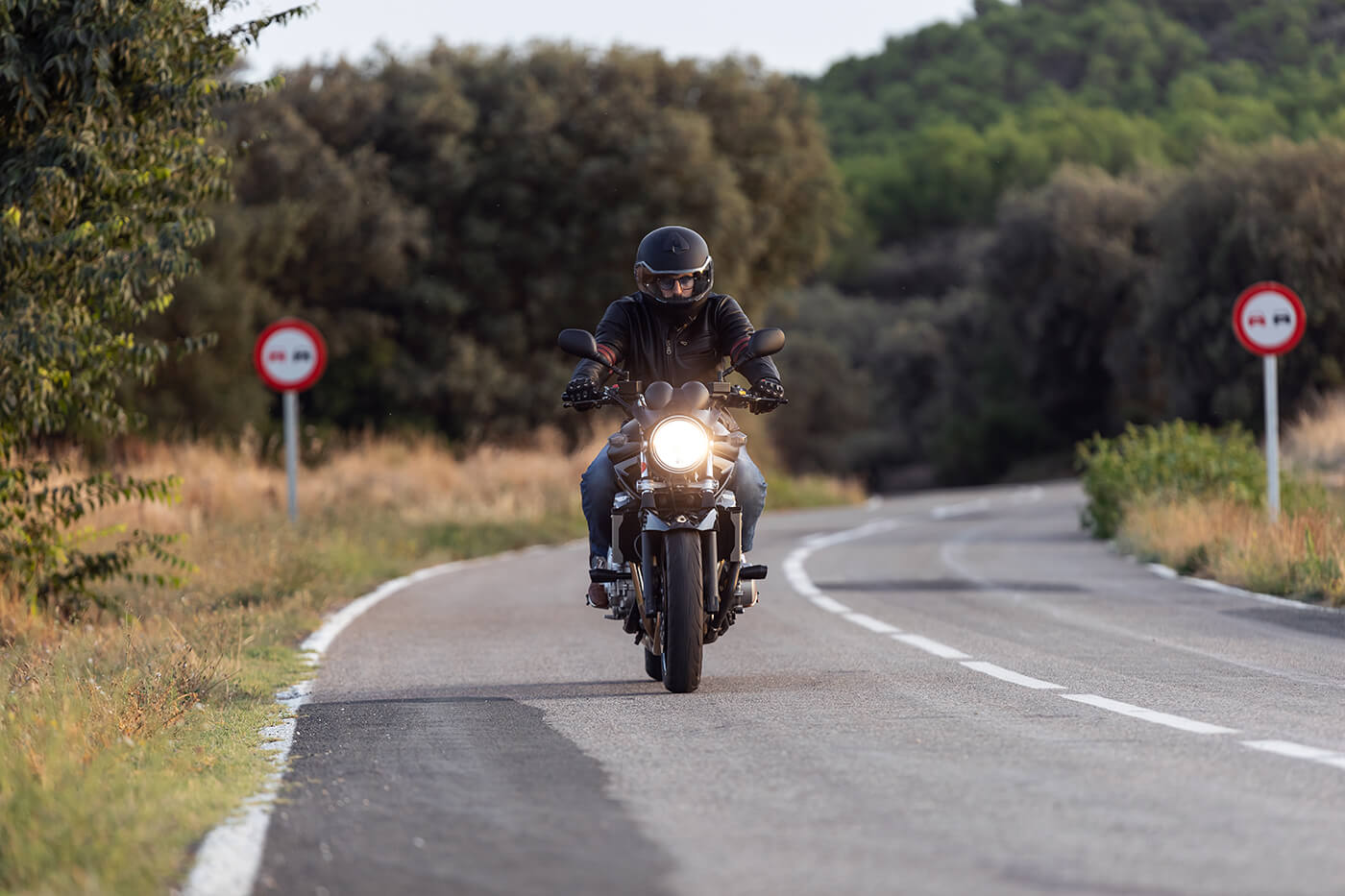 Dein Motorrad hält die Spur wie festgenagelt, und genau das kann das Problem sein