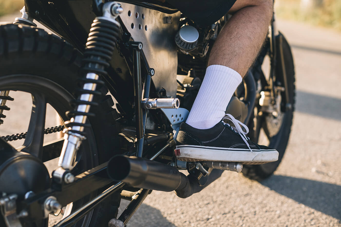 Blank gefahrene Fußrasten am Motorrad - der Verschleiß, den keiner prüft