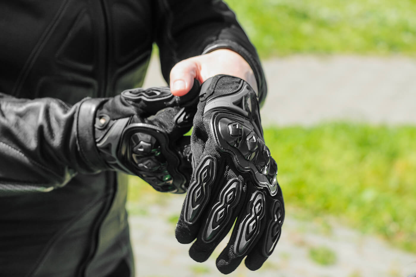Deine Motorradhandschuhe stinken, weil du sie auf der Heizung getrocknet hast