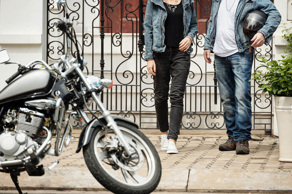 Motor warmlaufen lassen im Stand: fünf Minuten, die deinem Motorrad nichts bringen