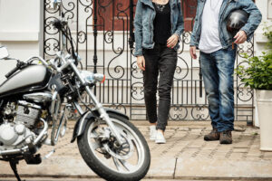 Motor warmlaufen lassen im Stand: fünf Minuten, die deinem Motorrad nichts bringen