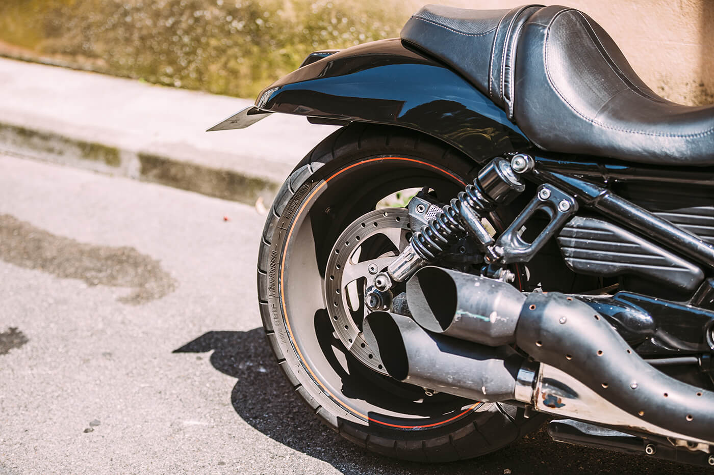 Ein Motorrad darf lauter als ein Auto sein: 77 gegen 68 Dezibel