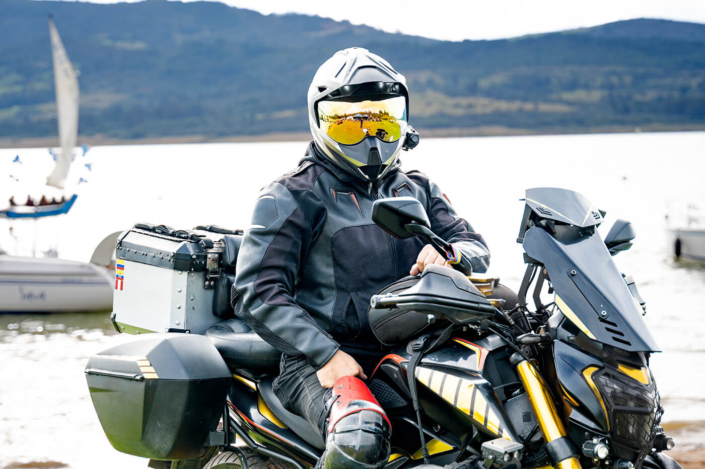 Dein Motorrad auf der Fähre steht besser auf dem Seitenständer als auf dem Hauptständer