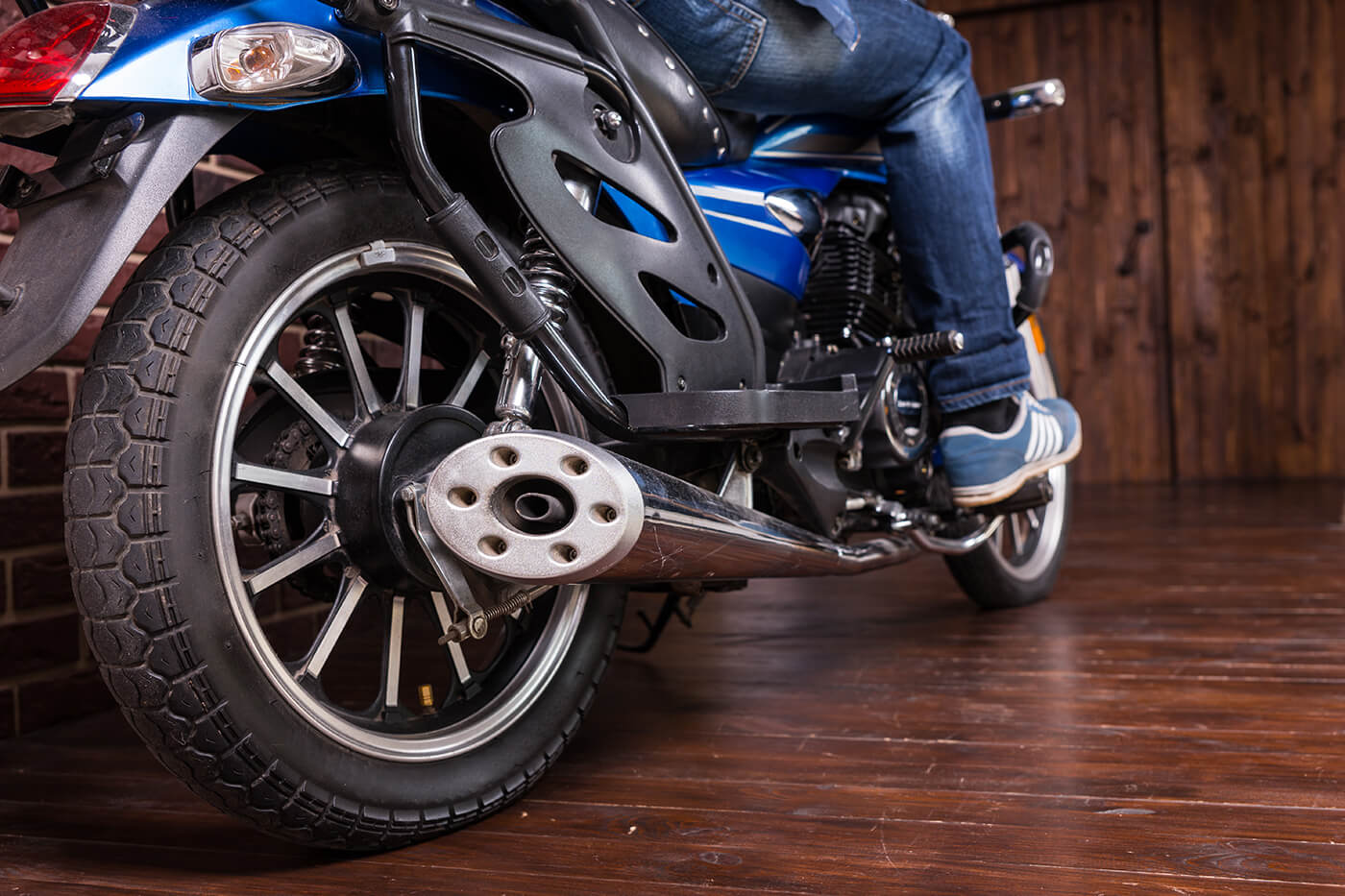Braucht dein Motorrad im Winterlager eine Reifenhülle?