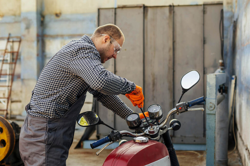 HU-Mängel am Motorrad: Die 10 häufigsten Beanstandungen und was du selbst behebst