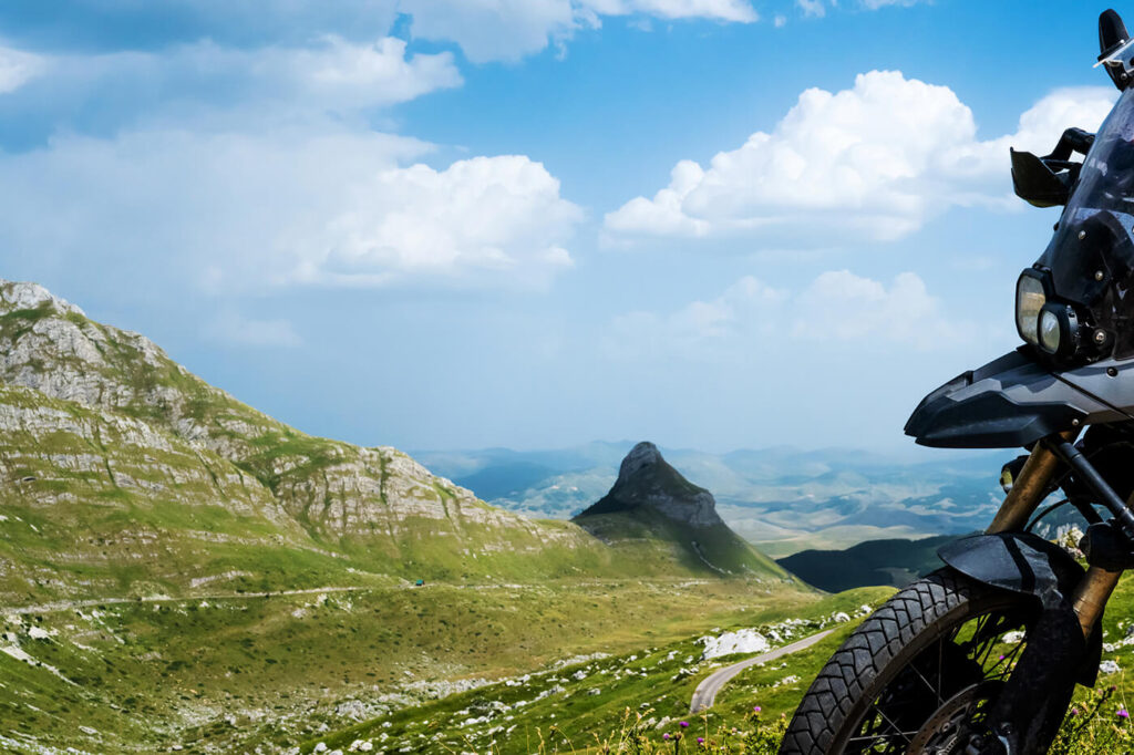Der Schnabel an der Reiseenduro: Kotflügel, Windabweiser oder Stil?
