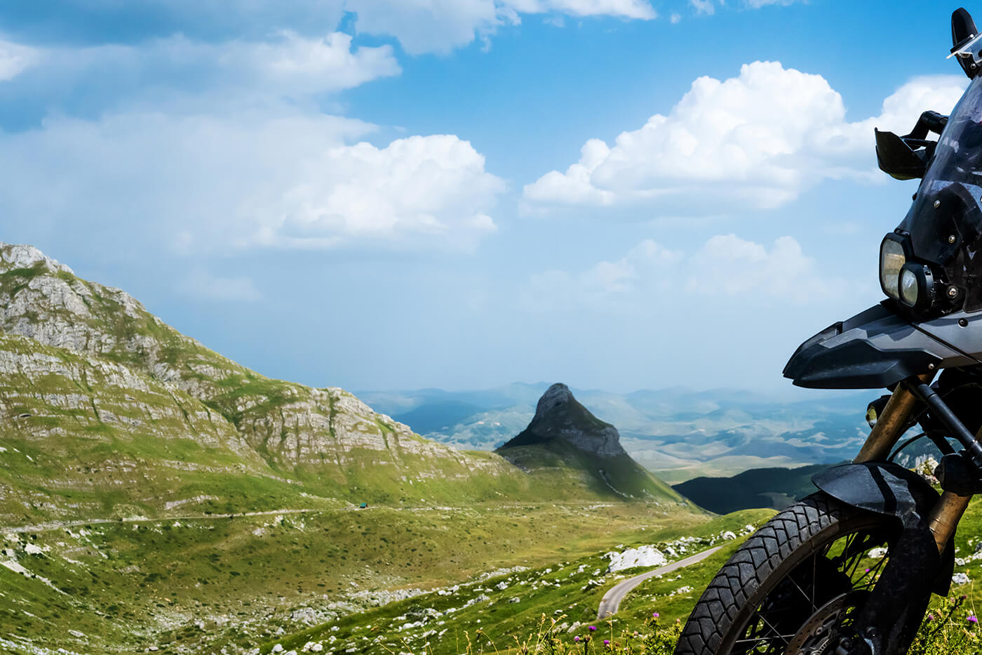 Der Schnabel an der Reiseenduro: Kotflügel, Windabweiser oder Stil?