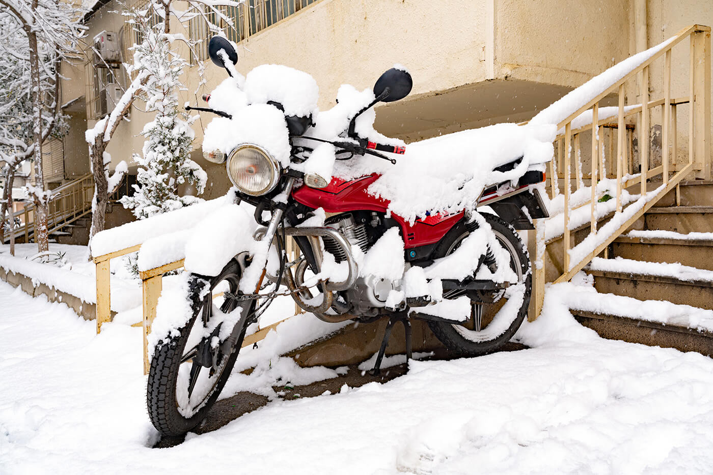 Kann ein Motorrad draußen überwintern?