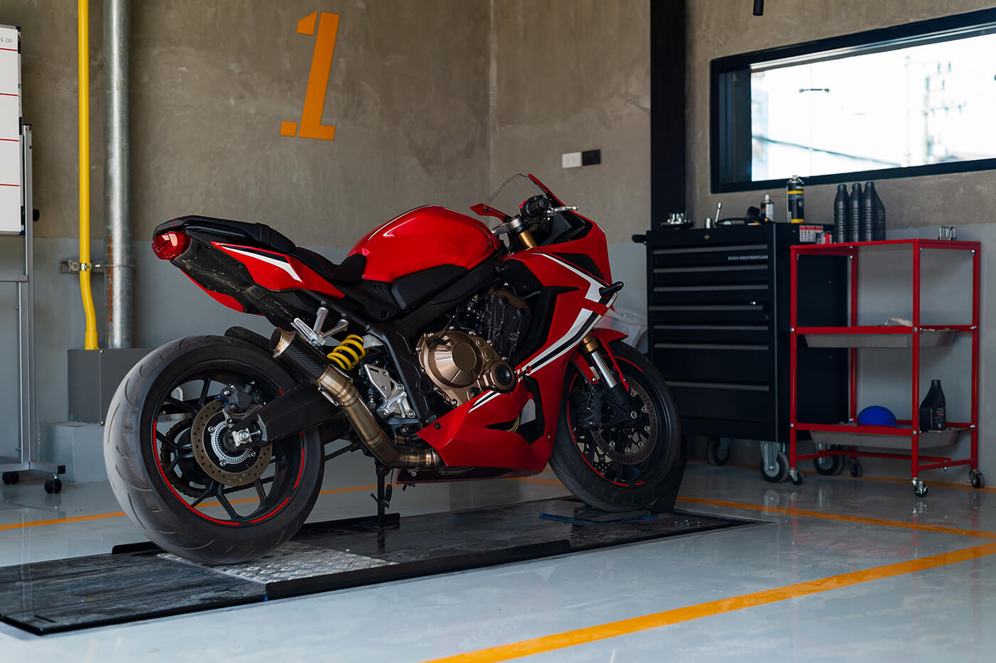 Wie lange darf ein Motorrad stehen, ohne dass du etwas tun musst?