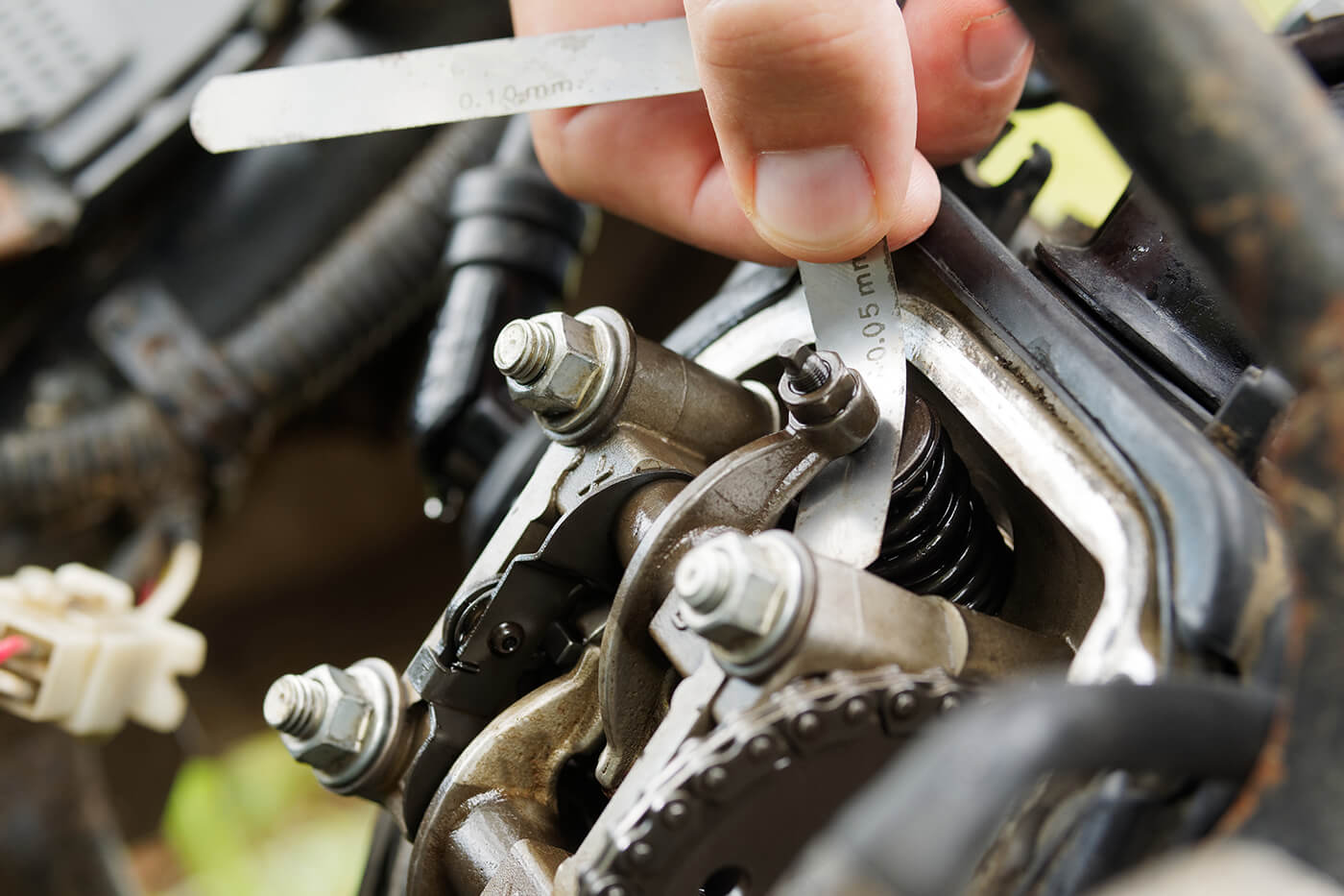Ventilspiel prüfen: die teuerste Inspektion am Motorrad - und wann sie wirklich fällig ist