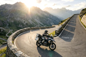 Am Pass fehlt dem Motor ein Fünftel Luft und damit Leistung