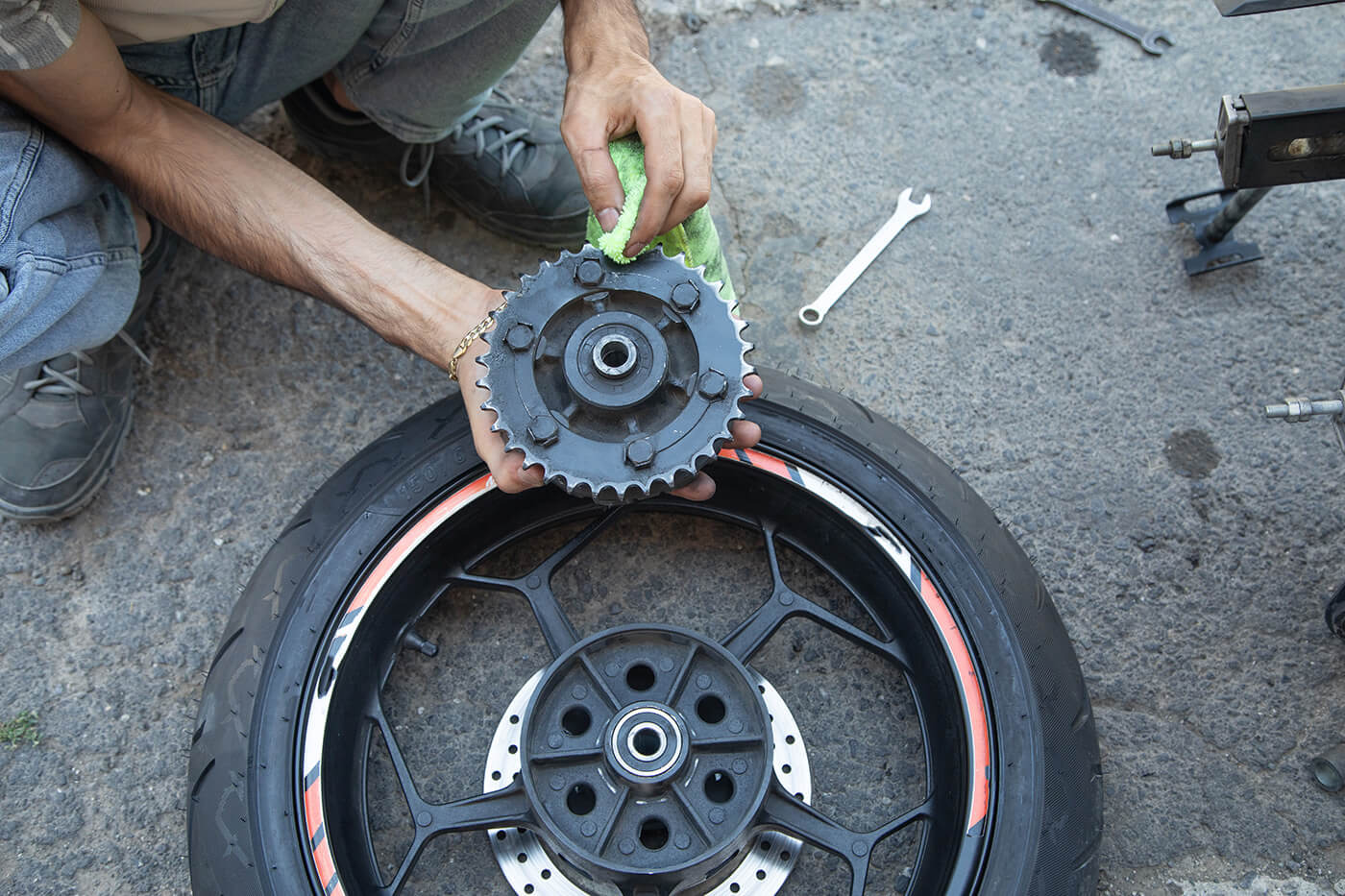 Hinteres Kettenrad am Motorrad wechseln: Der Fehler ist, nur das Kettenrad zu wechseln