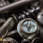 Schrauben-Kunde: Warum Baumarkt-Schrauben nichts am Bremssattel zu suchen haben