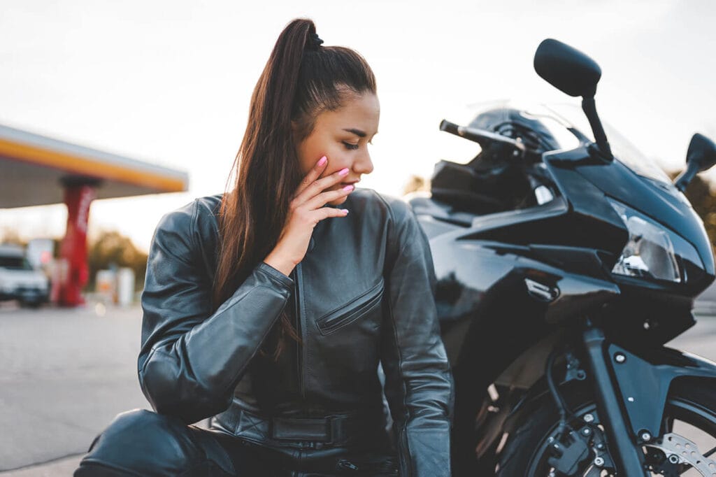 Tieferlegungssatz am Motorrad: Segen für kurze Beine oder Tod fürs Fahrwerk?